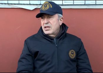 Bakan Hulusi Akar: Uzaktan ahkam kesmekle olmuyor, hududu kim koruyacak?