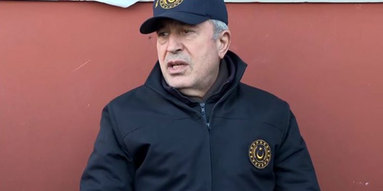 Bakan Hulusi Akar: Uzaktan ahkam kesmekle olmuyor, hududu kim koruyacak?