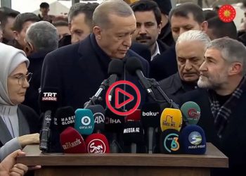 Bakan Nebati Yıldırım'ın önüne geçti, Erdoğan'la göz göze geldi: Urfa'daki konuşma sırasında protokolde itiş kakış