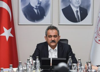 Bakan Özer: Deprem bölgesindeki eğitime ilişkin kararı yarın açıklayacağız