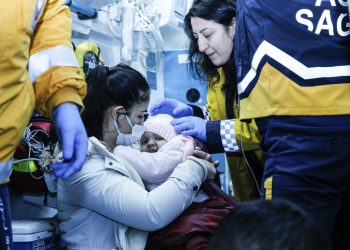 Bakanlık: Hastanelerde refakatçisi olmayan 162 çocuk var