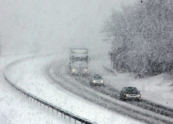 Balkanlarda kar alarmı: Sırbistan'da 25 bin ev elektriksiz kaldı