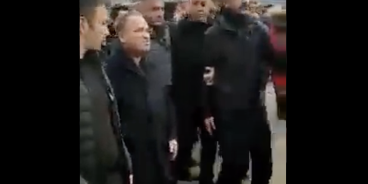 Bekir Bozdağ Diyarbakır’da yuhalandı: ‘Hangi yüzle geliyorsunuz?’