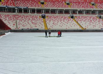 Beşiktaş maçı öncesi Sivas'ta zemin incelendi