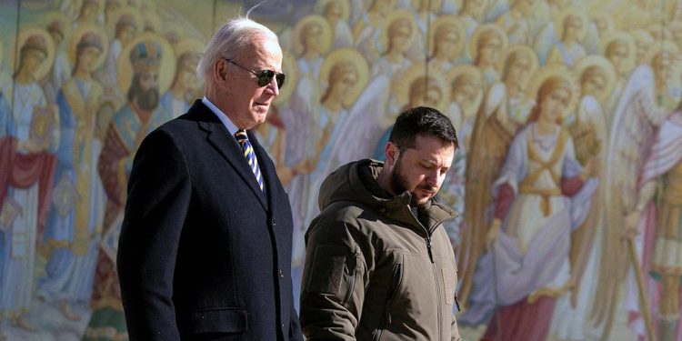 Biden'dan Zelenskiy'ye net yanıt: Şu aşamada Ukrayna'ya F-16 gönderilmeyecek