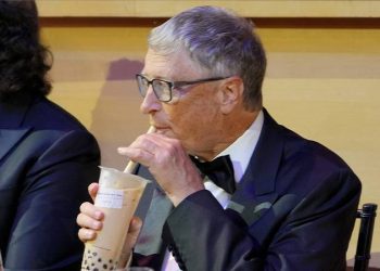 Bill Gates, yaklaşık 1 milyar dolarını biraya yatırdı