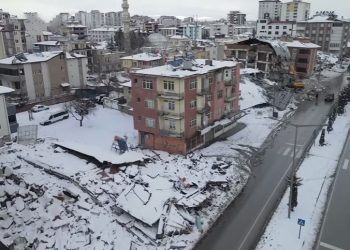 Binanın kolonlarını kesmişler; iki kişi daha tutuklandı