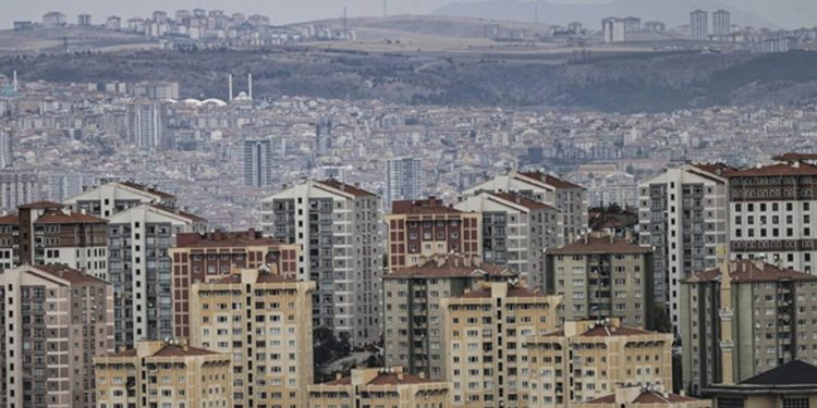 Birleşik Kamu-İş Konfederasyonu Genel Başkanı Mehmet Balık: Depremlerle birlikte konut fiyatları ve kiraları ulaşılamayacak seviyeye yükselecek