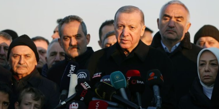 Bloomberg: Erdoğan depremlere rağmen seçim tarihinde ısrarcı