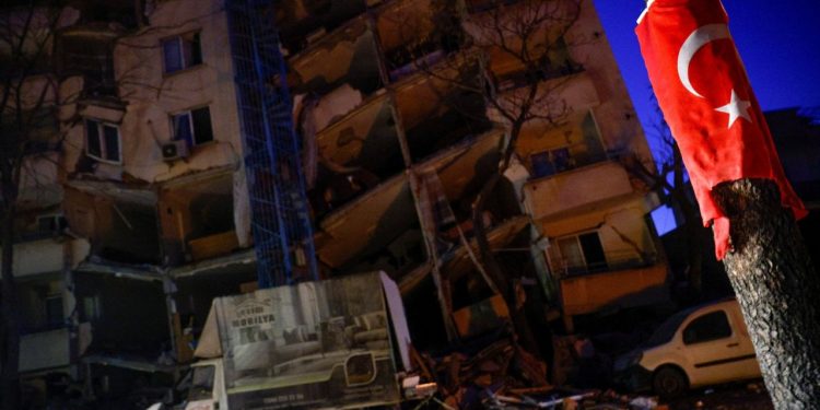 Bloomberg: Türkiye altın ithalatının bir kısmını geçici olarak askıya alacak