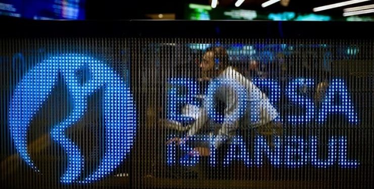 Borsa İstanbul’da düşüşlerin hızlanmasıyla iki defa devre kesici çalışırken, sonrasında işlemlerin durdurulduğu açıklandı.