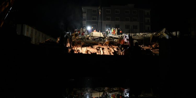 'Borsayı geç kapattın, bari depremdeki işlemleri iptal et'