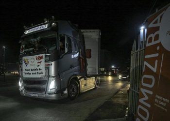 Bosna Hersek, Türkiye ve Suriye'deki deprem bölgelerine 54 yardım tırı gönderildi