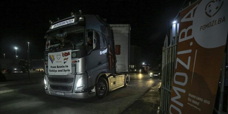 Bosna Hersek, Türkiye ve Suriye'deki deprem bölgelerine 54 yardım tırı gönderildi