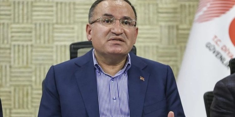 Bozdağ: Delil toplanmadan kaldırılmış tek bir enkaz yok