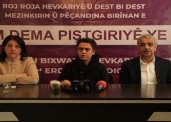 Buldan: İnsanlar hâlâ enkaz altında bekliyor