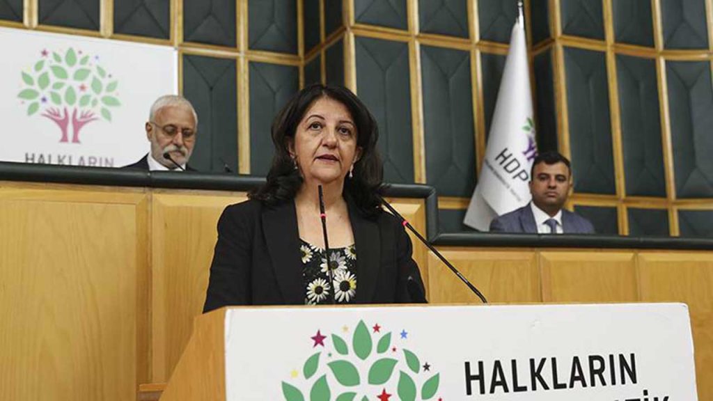 Buldan: Seyircisiz maç, denetimsiz bina istiyorlar, biz de AKP-MHP'siz Türkiye diyoruz