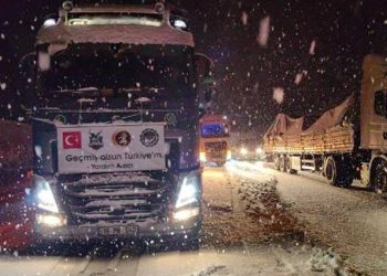 Bursa- Ankara karayolunda TIR'lar karda kaydı, yardım konvoyu yolda kaldı