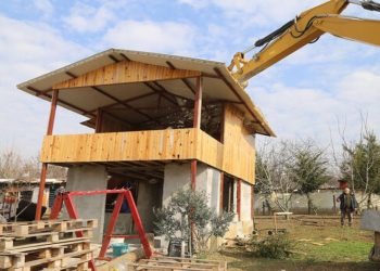 Büyükçekmece’de 22 kaçak yapı yıkıldı