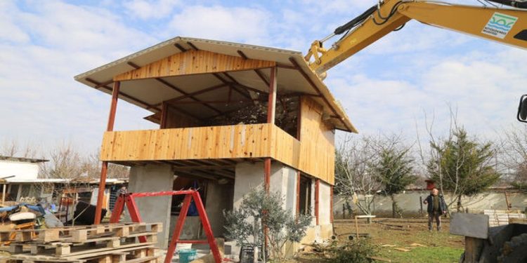 Büyükçekmece’de 22 kaçak yapı yıkıldı