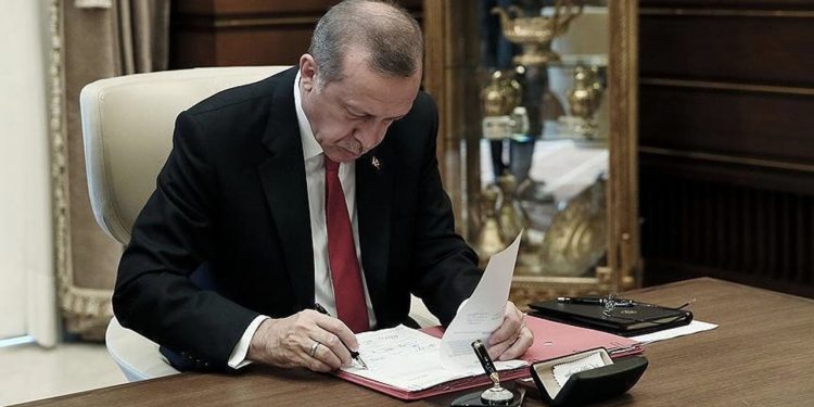 Büyükelçi atama ve 'merkeze alınma' kararları Resmi Gazete'de