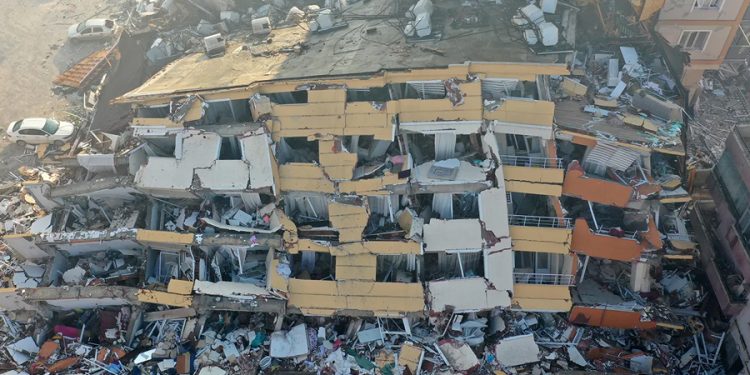 CANLI | Depremin 4. günü; can kaybı 17 bine dayandı