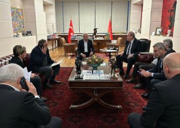 CHP MYK'dan olağanüstü toplantı: 'Belediye başkanlarımız tüm gücüyle milletimizin yanında'