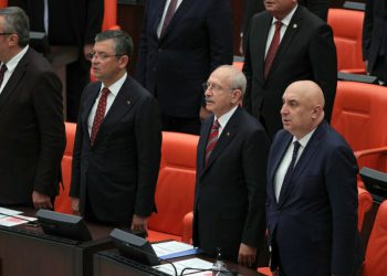 CHP'den depremzedeler için 9 maddelik kanun teklifi