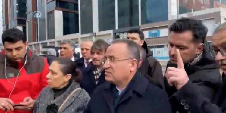 CHP'li Başarır: Bakan Bozdağ'ı protesto eden depremzedeler gözaltına alındı