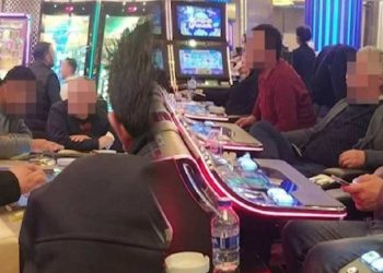 CHP'li Karaca: AKP'li Acıpayam Belediyesi personeli ve muhtarlar kumar masasına oturuyor