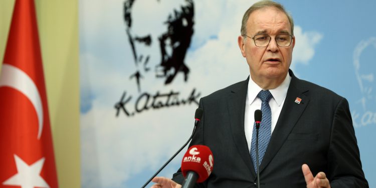 CHP'li Öztrak: Ne kadar gizleseler de vatandaş gerçek enflasyonu biliyor