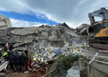 CHP'li Yavuzyılmaz: Zonguldak'taki 415 madenci uçak olmadığı için yardıma gidemiyor