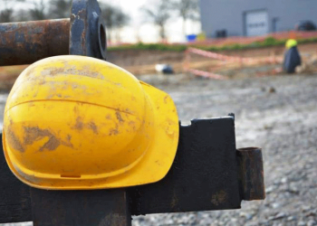 Çalışma Bakanlığı kararnamesi: İşten çıkarma yasağı eksik, sendika ve greve kapı kapalı