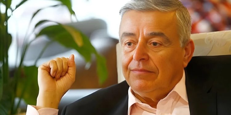 Can Paker vefat etti