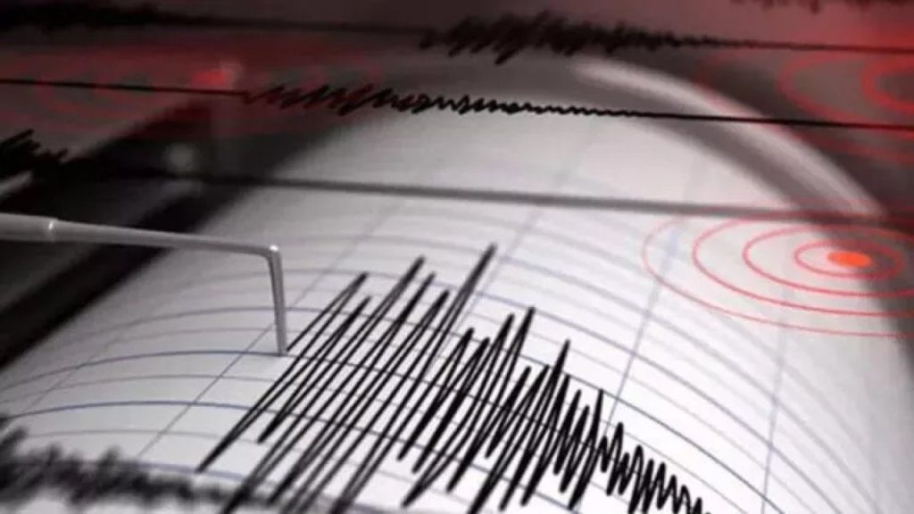 Çin-Tacikistan sınırında 7,2 büyüklüğünde deprem