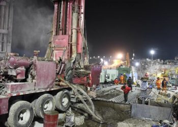 Çin’de maden ocağı çöktü; 50’den fazla işçi mahsur kaldı