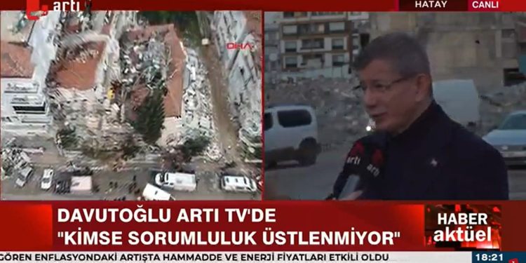 Davutoğlu Artı TV'ye konuştu: 'İstifa onurlu bir eylemdir'