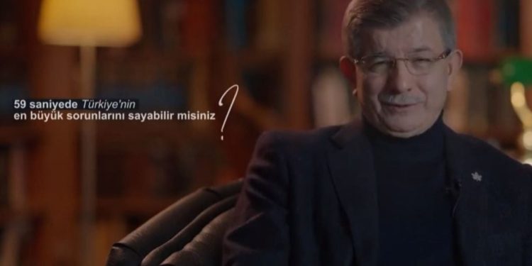 Davutoğlu gençlerin sorularını cevapladı: Bütün eksiklikleri giderecek olan sizlersiniz