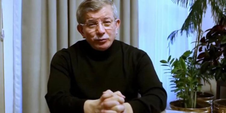 Davutoğlu’ndan Erdoğan’a ‘helallik’ yanıtı: Başını yastığa koyduğunda düşün enkaz altında kalanlar hakkını helal etti mi?