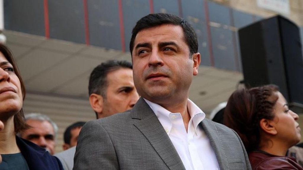 Demirtaş'tan EYT paylaşımı: Erdoğan'ın vaadi ile Meclis'teki yasa teklifi çok farklı