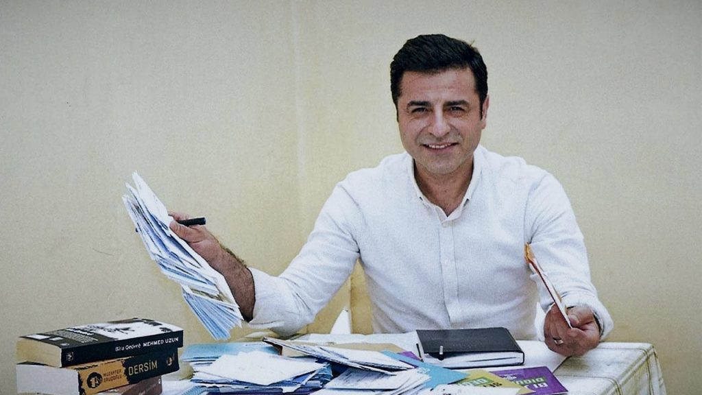 Demirtaş'tan muhalefete çağrı: Ortak aday çıkarın sonra seçime kadar susup evinizde oturun