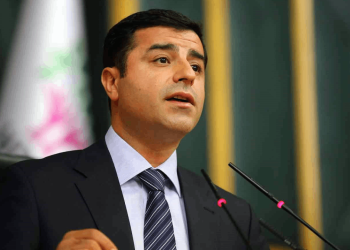 Demirtaş'tan "provokasyon" uyarısı: İktidarlarını korumak için 5 milyon insan ölse umurlarında olmaz