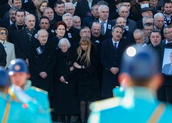 Deniz Baykal son yolculuğuna uğurlanıyor
