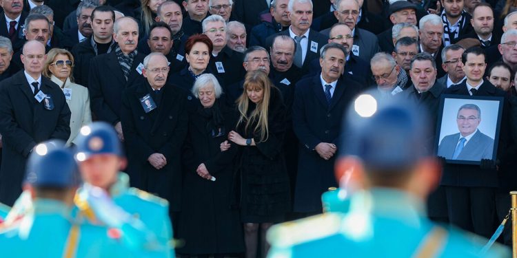 Deniz Baykal son yolculuğuna uğurlanıyor