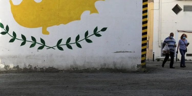 Deprem Kıbrıs'ta tsunamiye yol açtı, İtalya da uyarı verdi