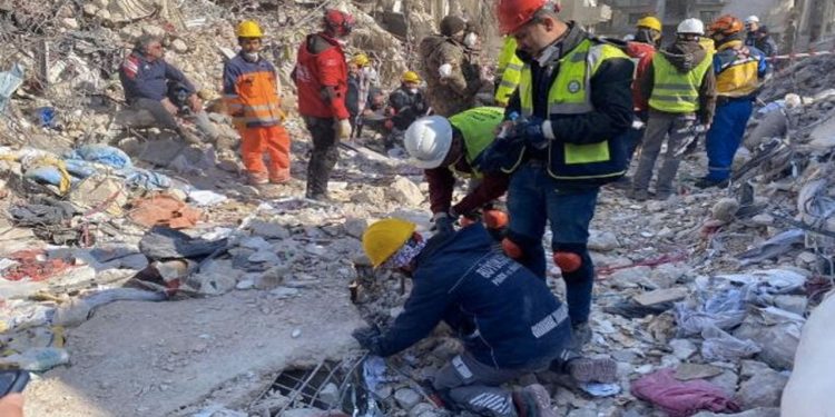 Deprem bölgesi için 'asbest' ve 'akciğer hastalığı' uyarısı