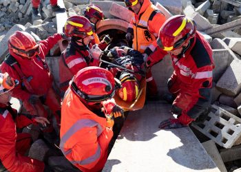 Deprem bölgesine onlarca ülkeden destek geliyor
