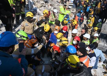 Depremde 8. gün: Yedi kişi 170 saattin ardından kurtarıldı