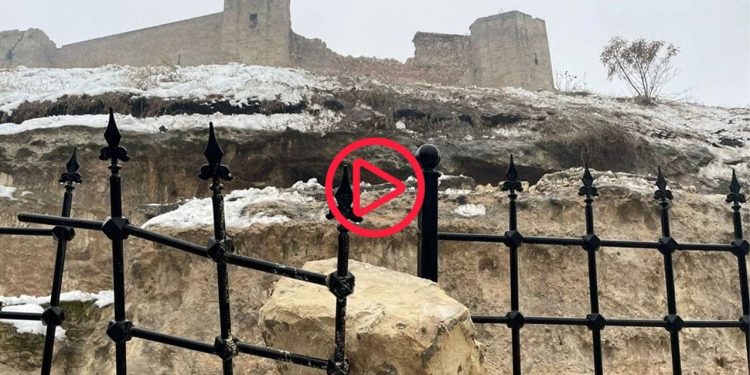 Depremde hasar gören Antep Kalesi havadan görüntülendi