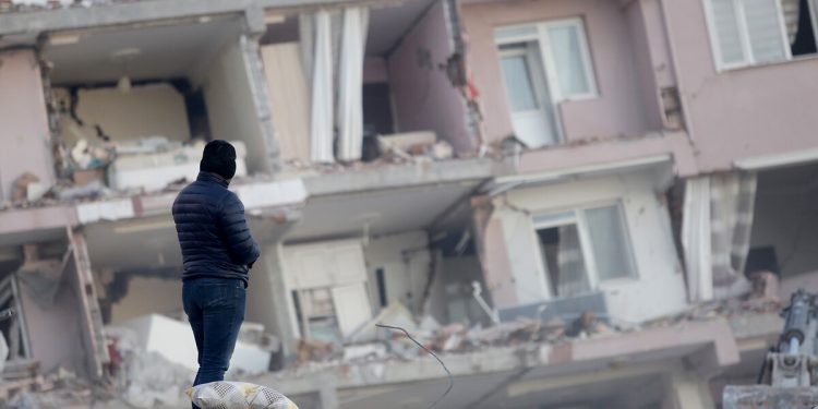 Depremde hayatını kaybedenlerin sayısı 21 bin 848’e yükseldi